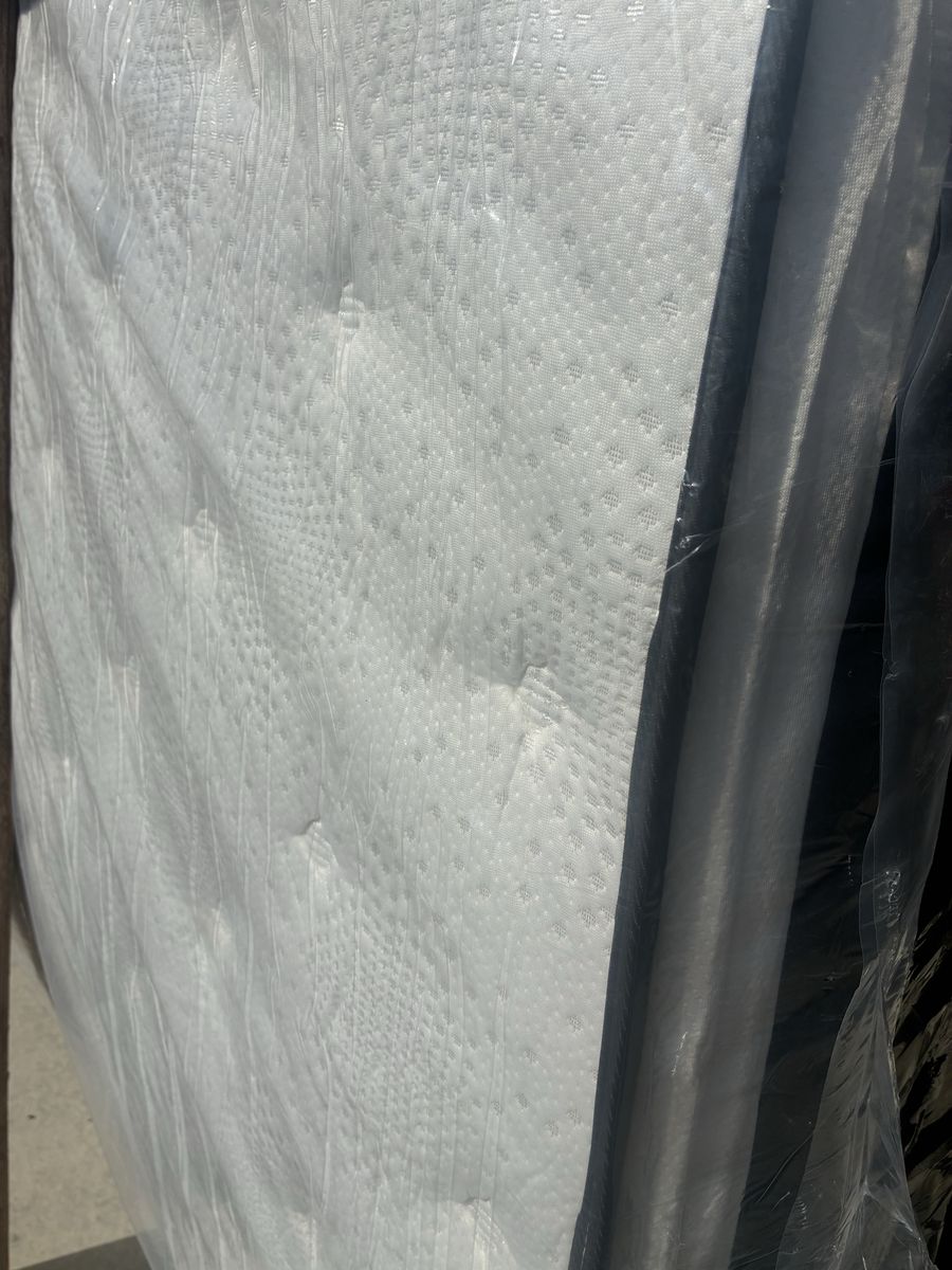 Sleptight Full Size mattress. New in Plastic
