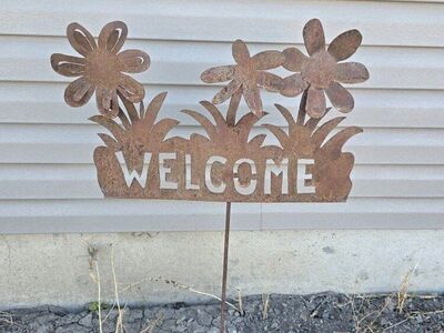 decorative yard welcome sign