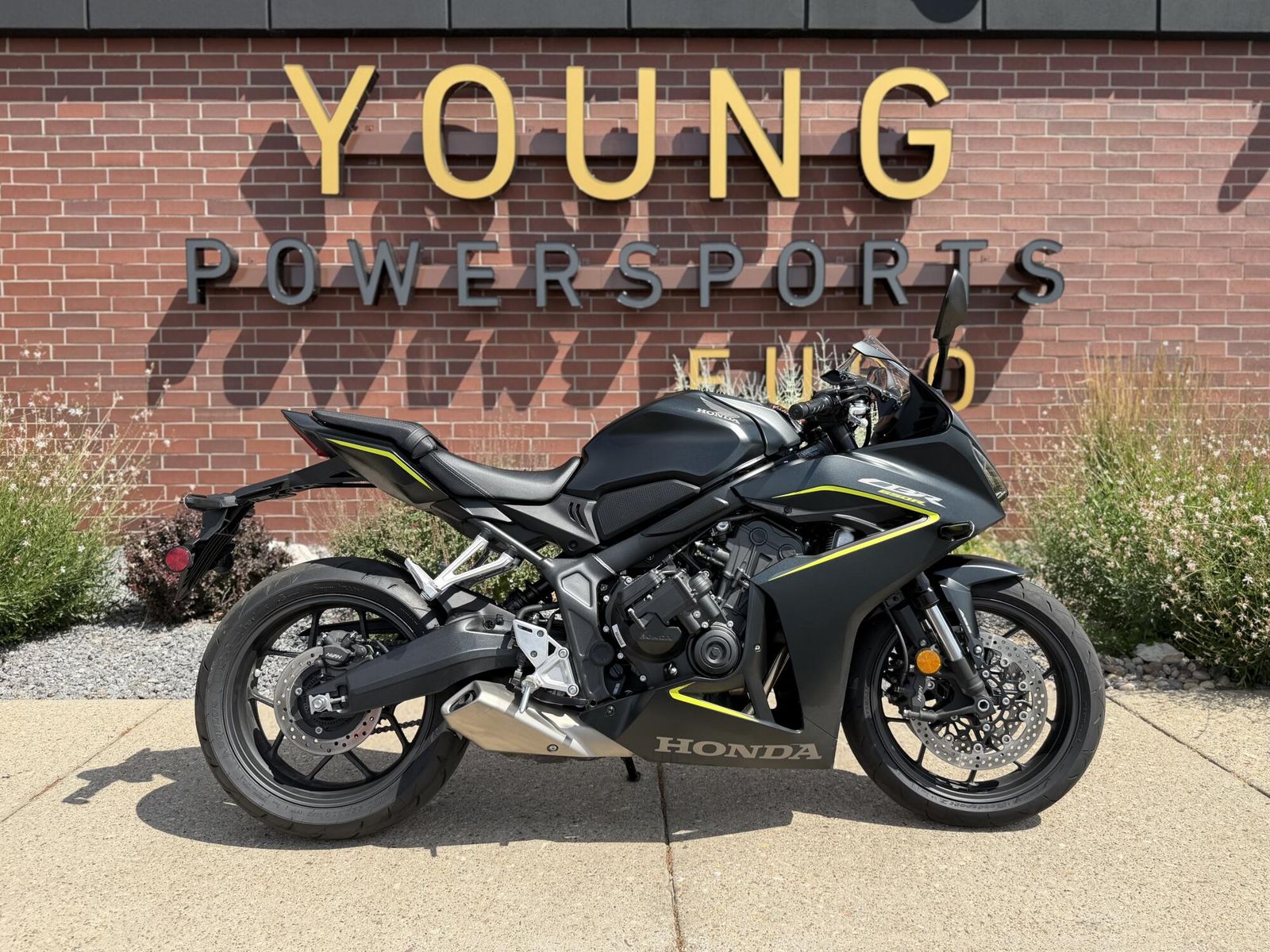 2026 Honda CBR650R E-Clutch