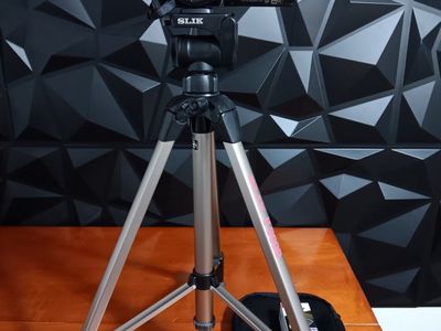 Canon VIXIA HF M52 HD 10x Image Stabilize Camcorder Wi-Fi Enabled 32GB. Battery, Charger. Tested. Excellent Conditions! Tripod i