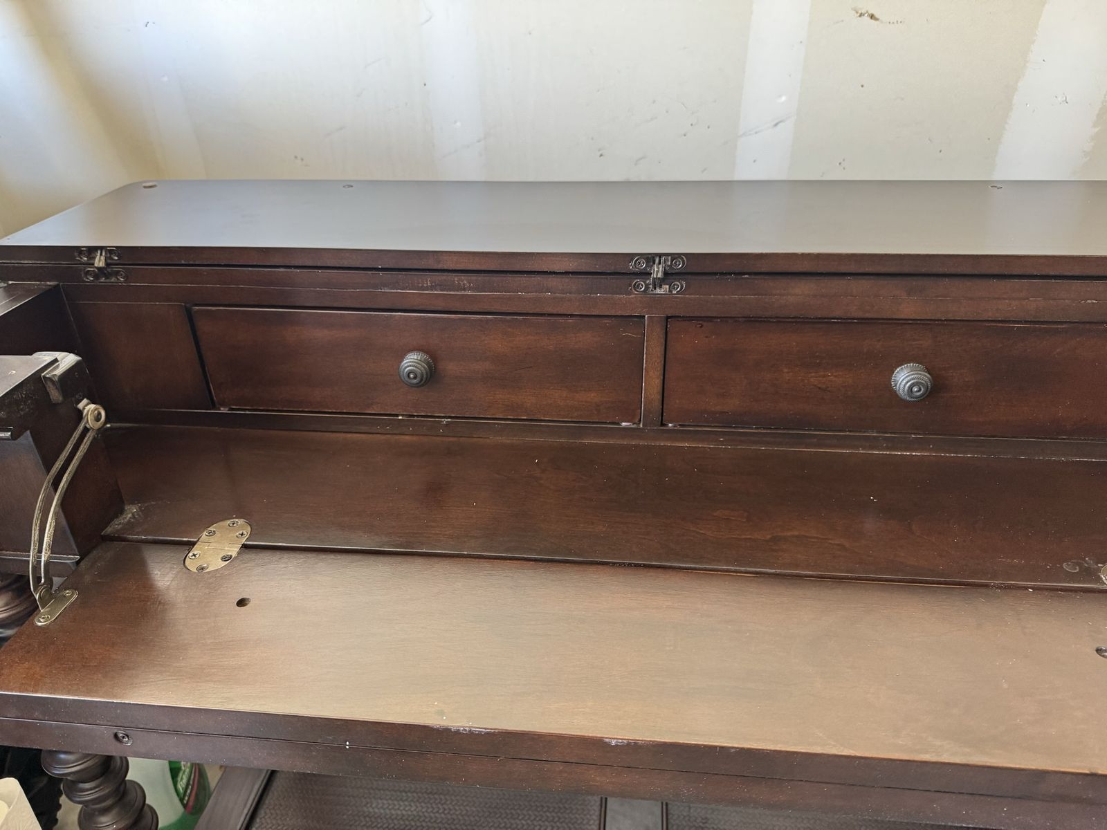 Beautiful Wood Accent Table that converts to a desk