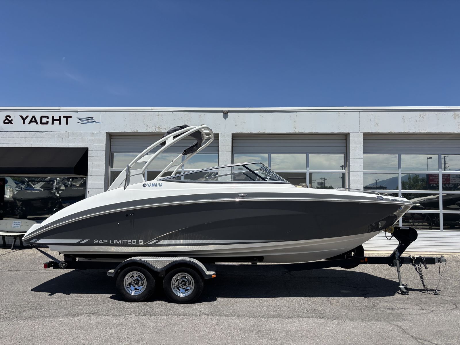 2015 24' Yamaha 242 Limited S Bowrider