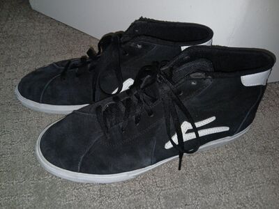 Mens shoes. 10.5 LAKAI. USED