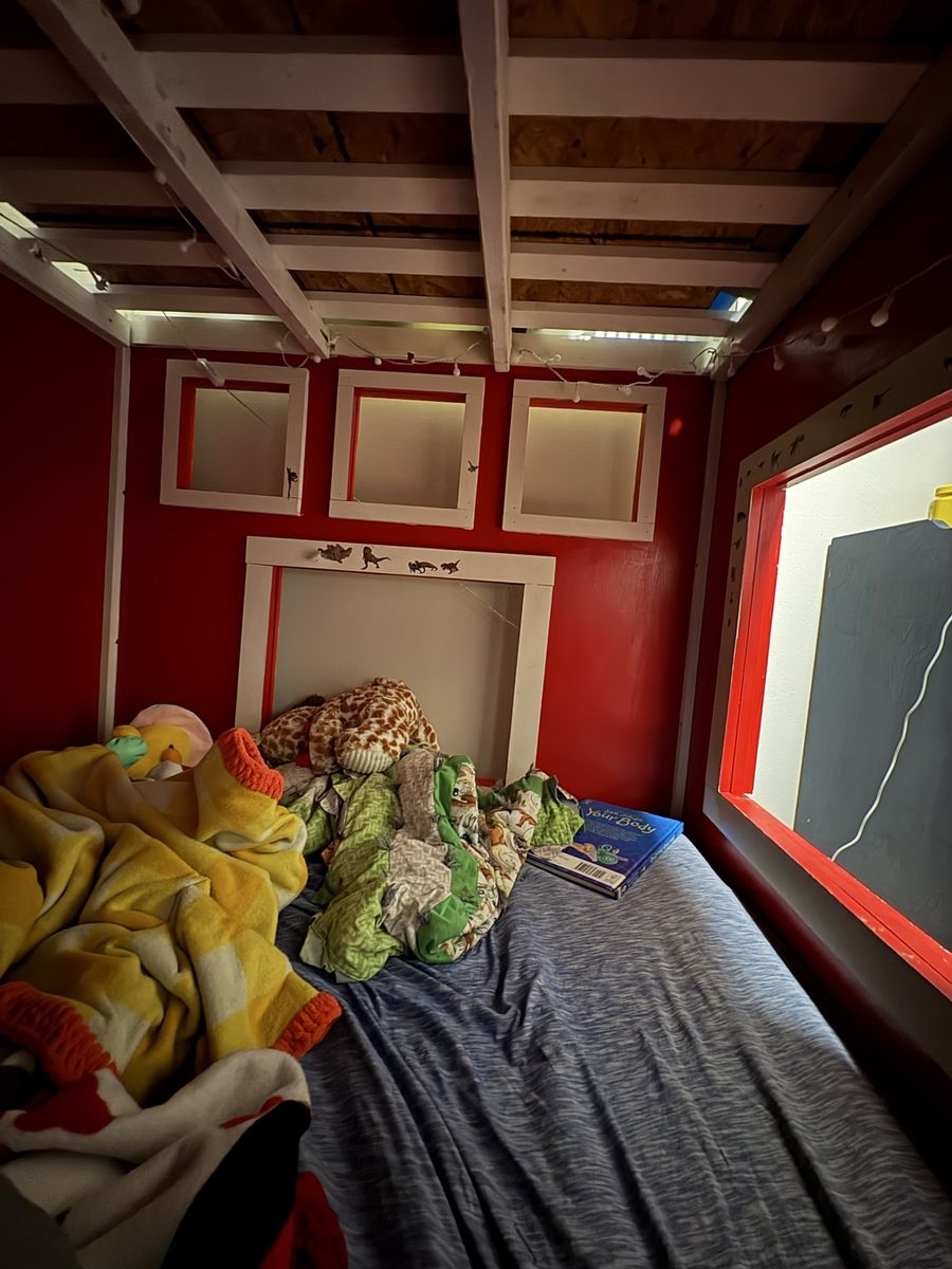 Main image 4