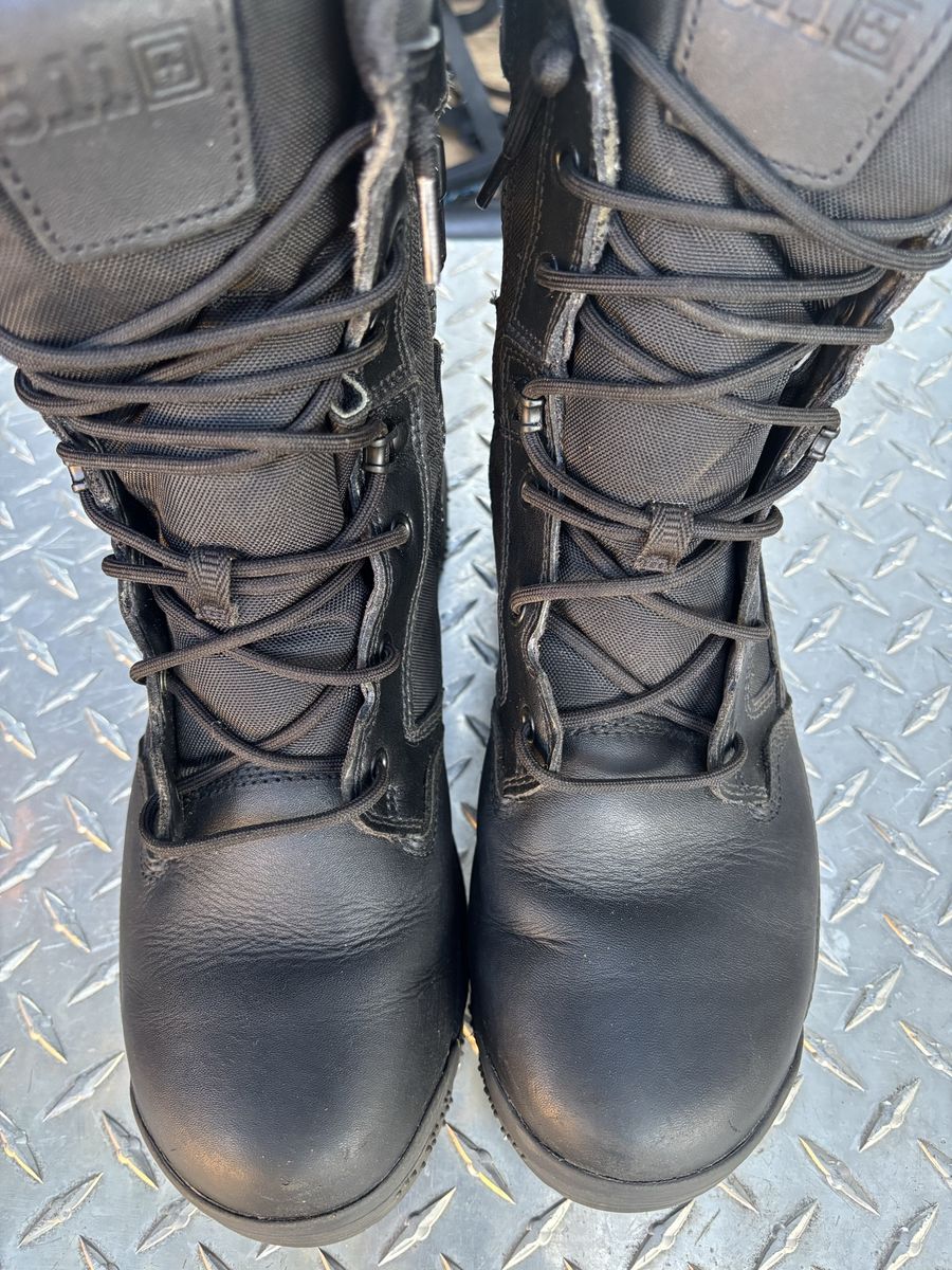 Tactical  high quality work boots   11” adult size and in superb condition us army boots size 11” slip and water resistant black