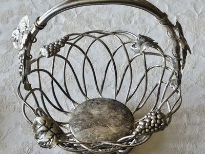 Vintage Silver Plated Grape Basket
Godinger