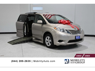 2015 Toyota Sienna LE Mobility 7-Passenger