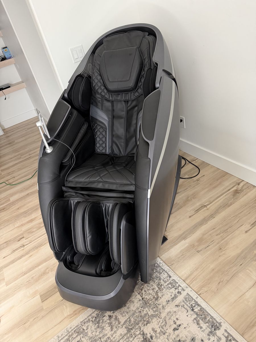 🥰 Osaki OS-Pro DuoMax 4D Luxury Massage Chair — Still Under Warranty 🥰