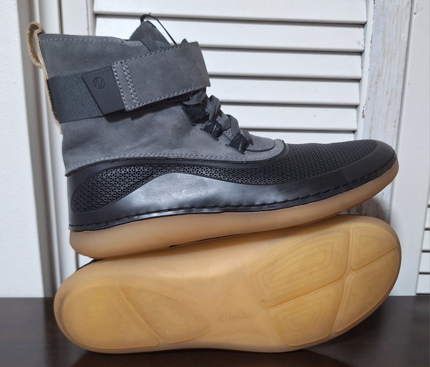 Excellent pair of Mens Clarks Nature V Boots sz 9