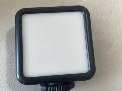 Movo LED-XS (2000mAh) CRI 95 Mini LED Video Light Photography Hot Shoe Mount