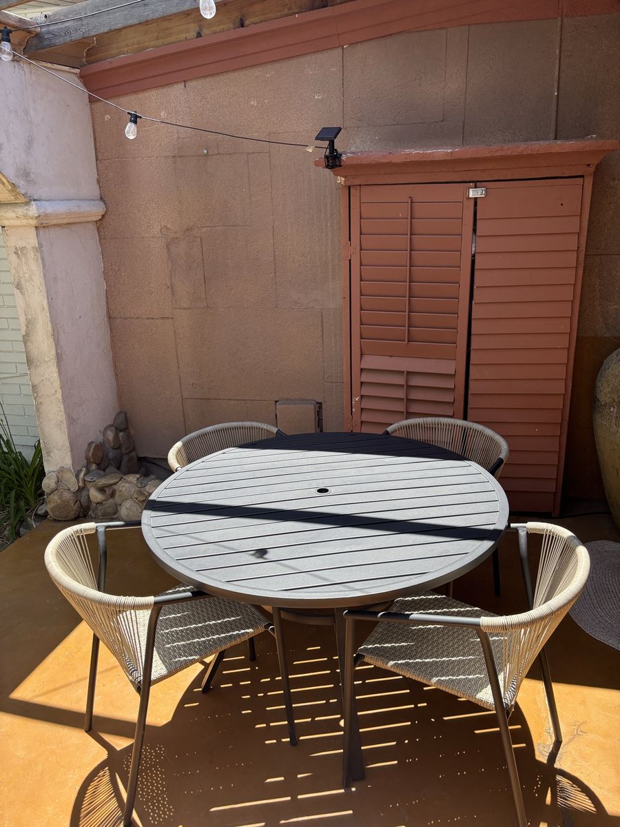 Outdoor Dining Set – Round Table + 4 Woven Chairs – Umbrella Ready