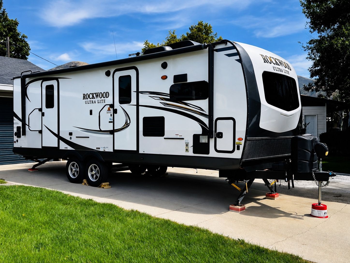 2020 Rockwood Ultra Lite 2608BS