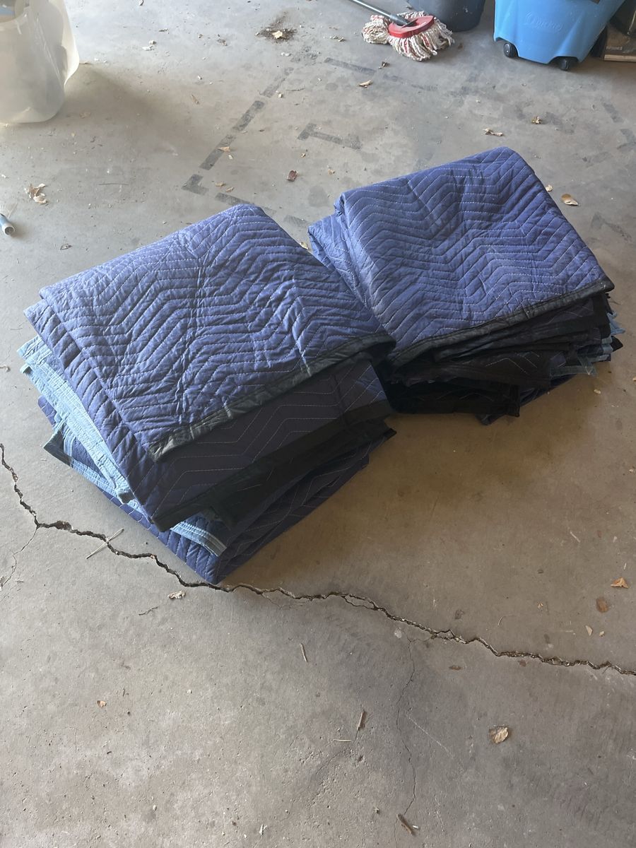 10 Moving Blankets