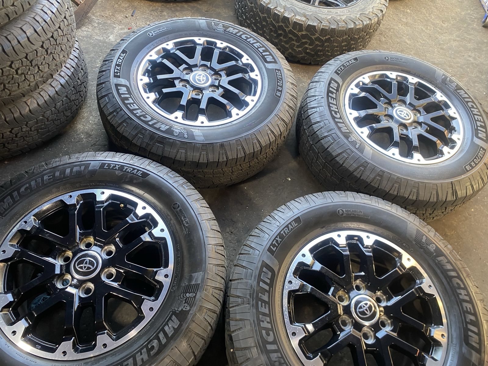 FULL SET RIMS TIRES TOYOTA TACOMA P265-70-18 MICHELIN TIRES LAK NEW 99% TREAD