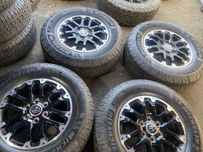FULL SET RIMS TIRES TOYOTA TACOMA P265-70-18 MICHELIN TIRES LAK NEW 99% TREAD