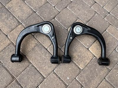 Black Upper Control Arms (Pair) - Takeoffs from 2021 Tacoma.