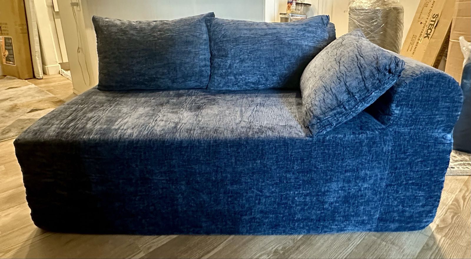 Ultra-Comfy Modular Blue Foam Chaise Lounge / Daybed Chair – Brand New!