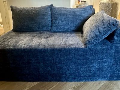 Ultra-Comfy Modular Blue Foam Chaise Lounge / Daybed Chair – Brand New!