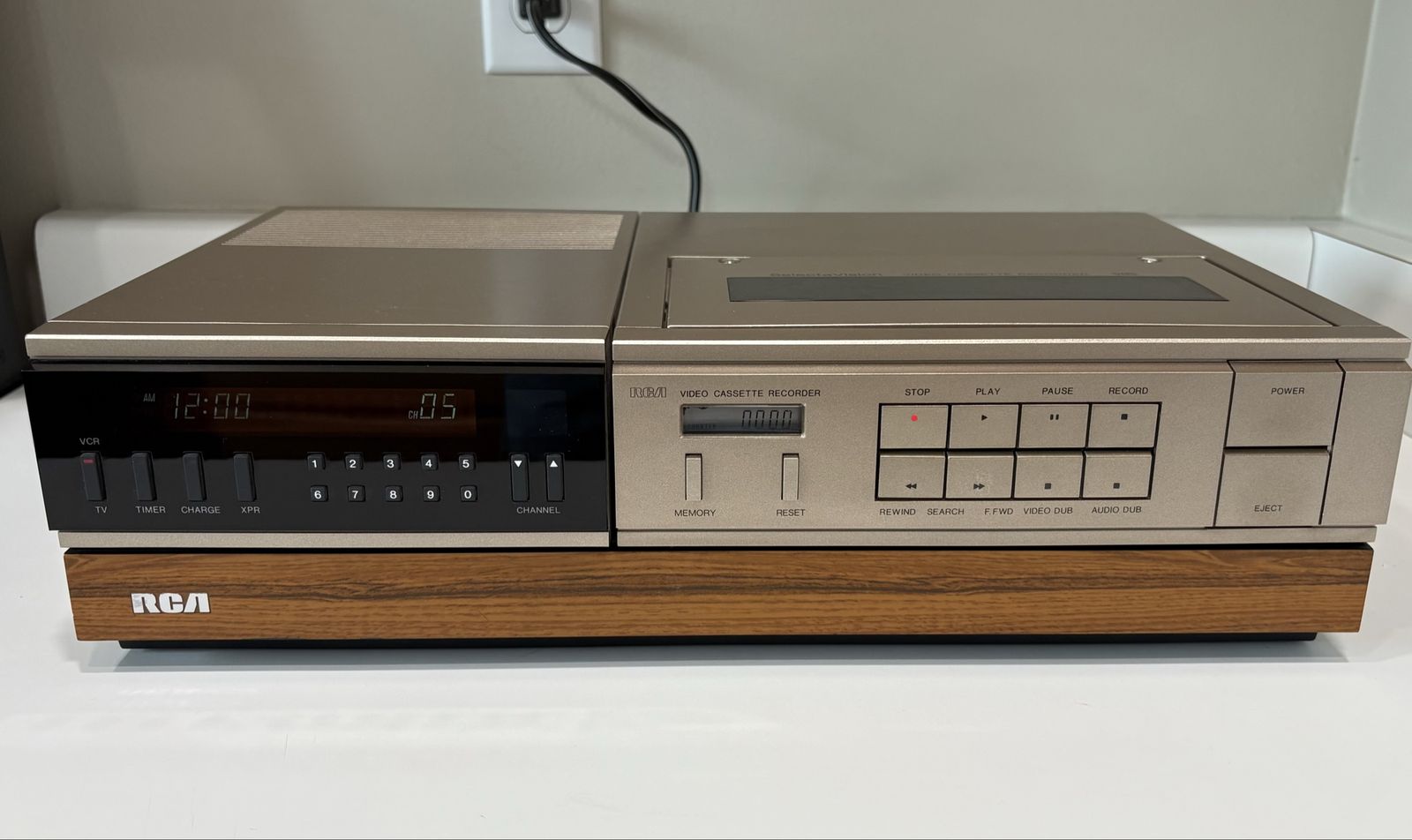 Vintage RCA SelectaVision VCR Top-Loading Video Cassette Recorder