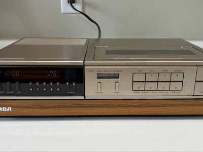 Vintage RCA SelectaVision VCR Top-Loading Video Cassette Recorder