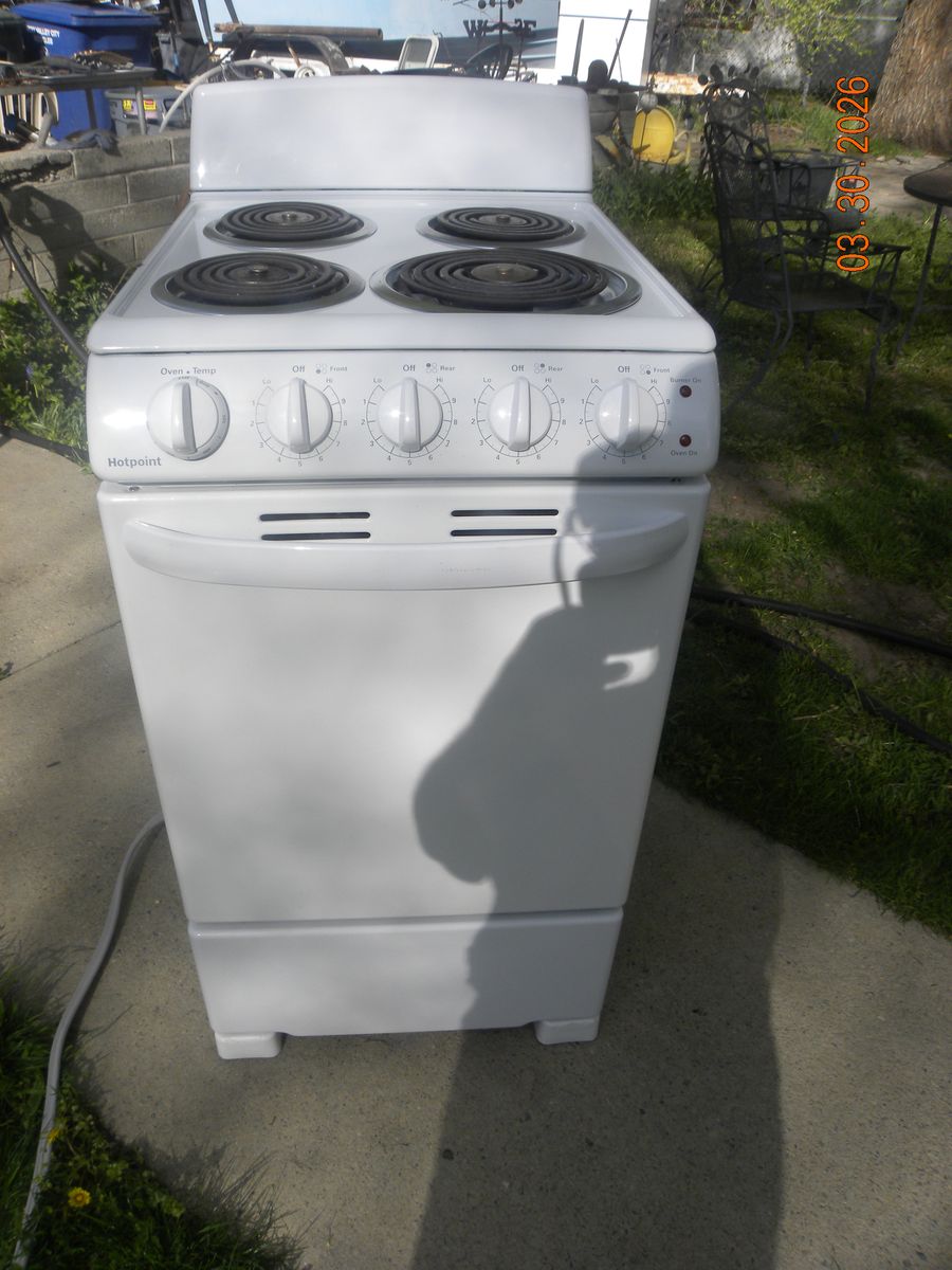 Hotpoint Electric 20" wide Apartment size Stove