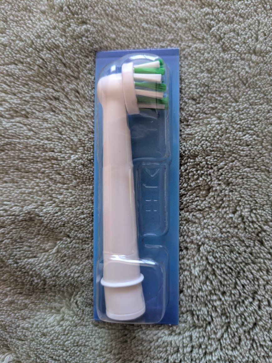 4 Oral B brush heads