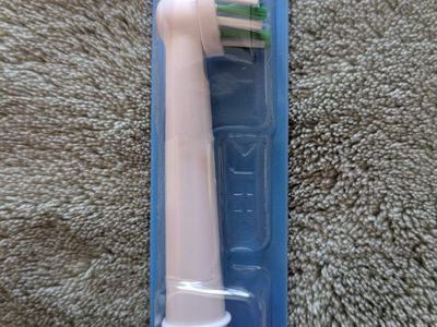 4 Oral B brush heads