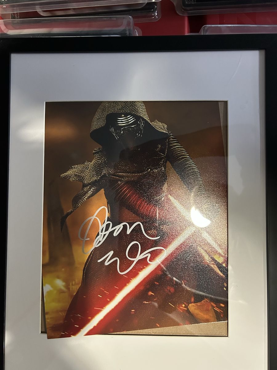 Star Wars Adam driver/Kylo Ren autograph with COA