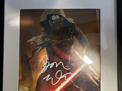 Star Wars Adam driver/Kylo Ren autograph with COA