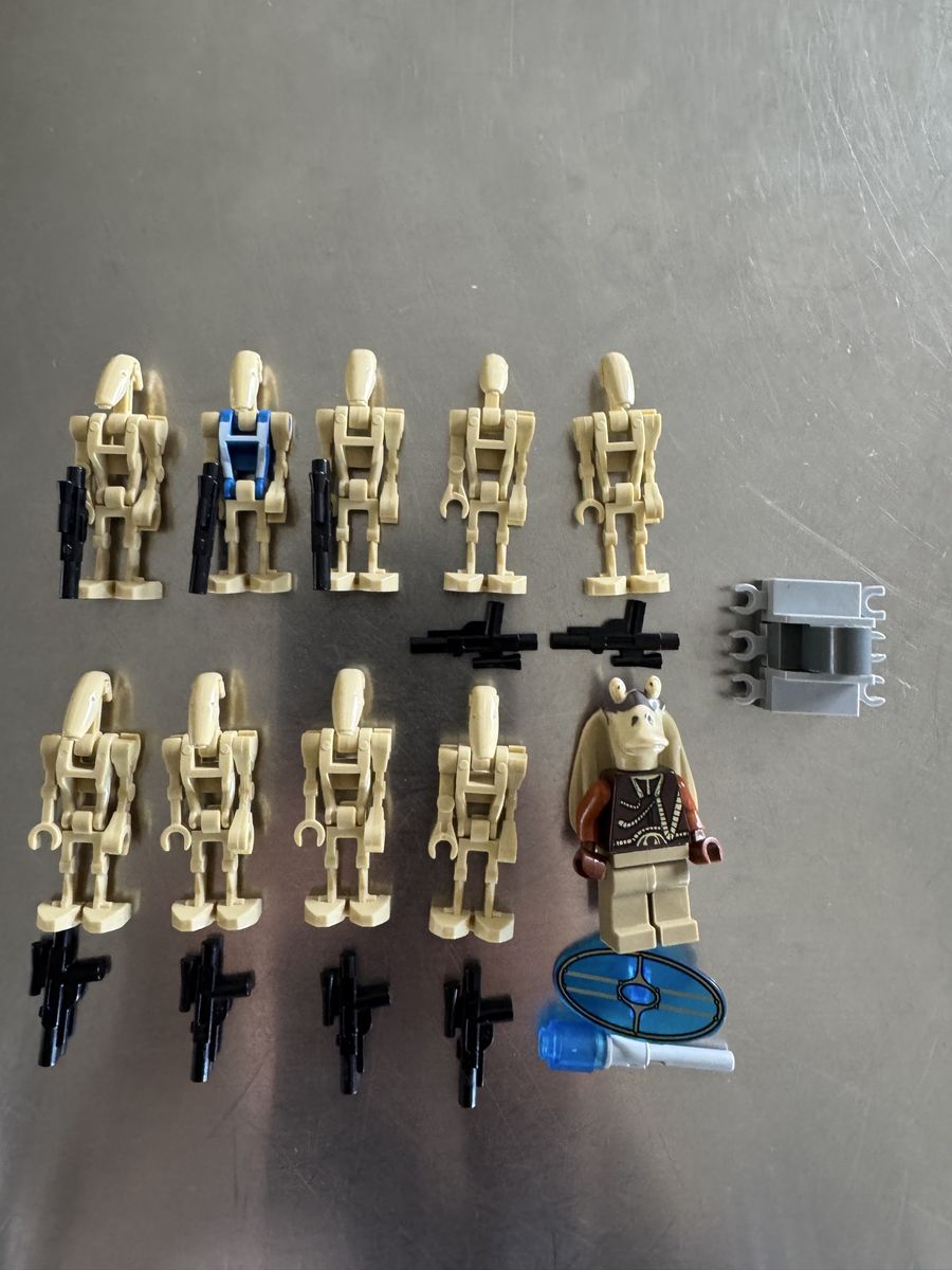 LEGO Star Wars Droid Battle Pack with Jar Jar Binks Minifigure and Accessories