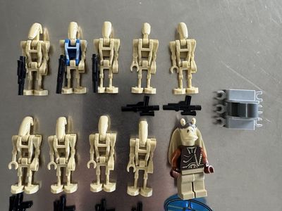 LEGO Star Wars Droid Battle Pack with Jar Jar Binks Minifigure and Accessories