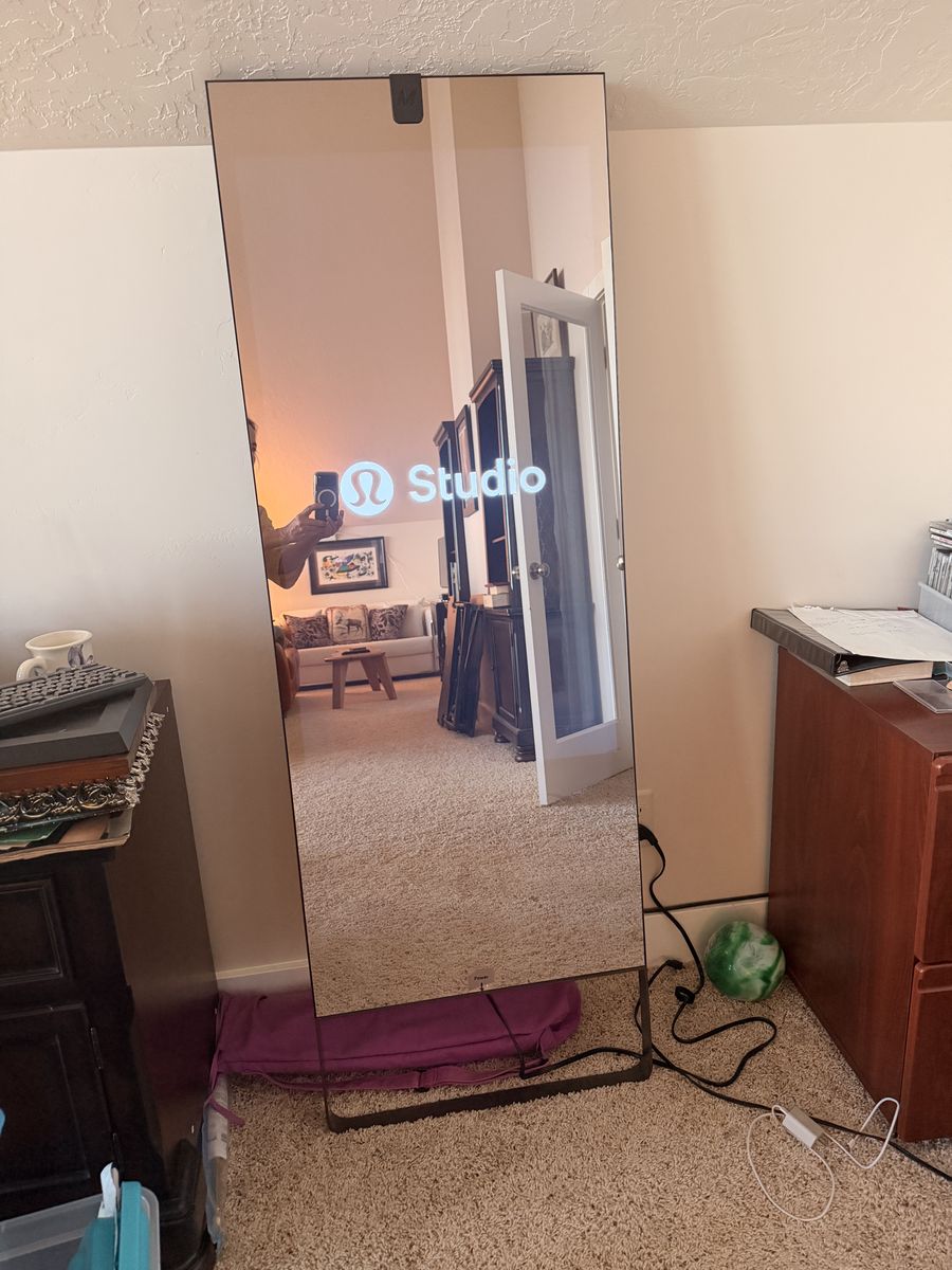 Lululemon/Peleton Studio Mirror