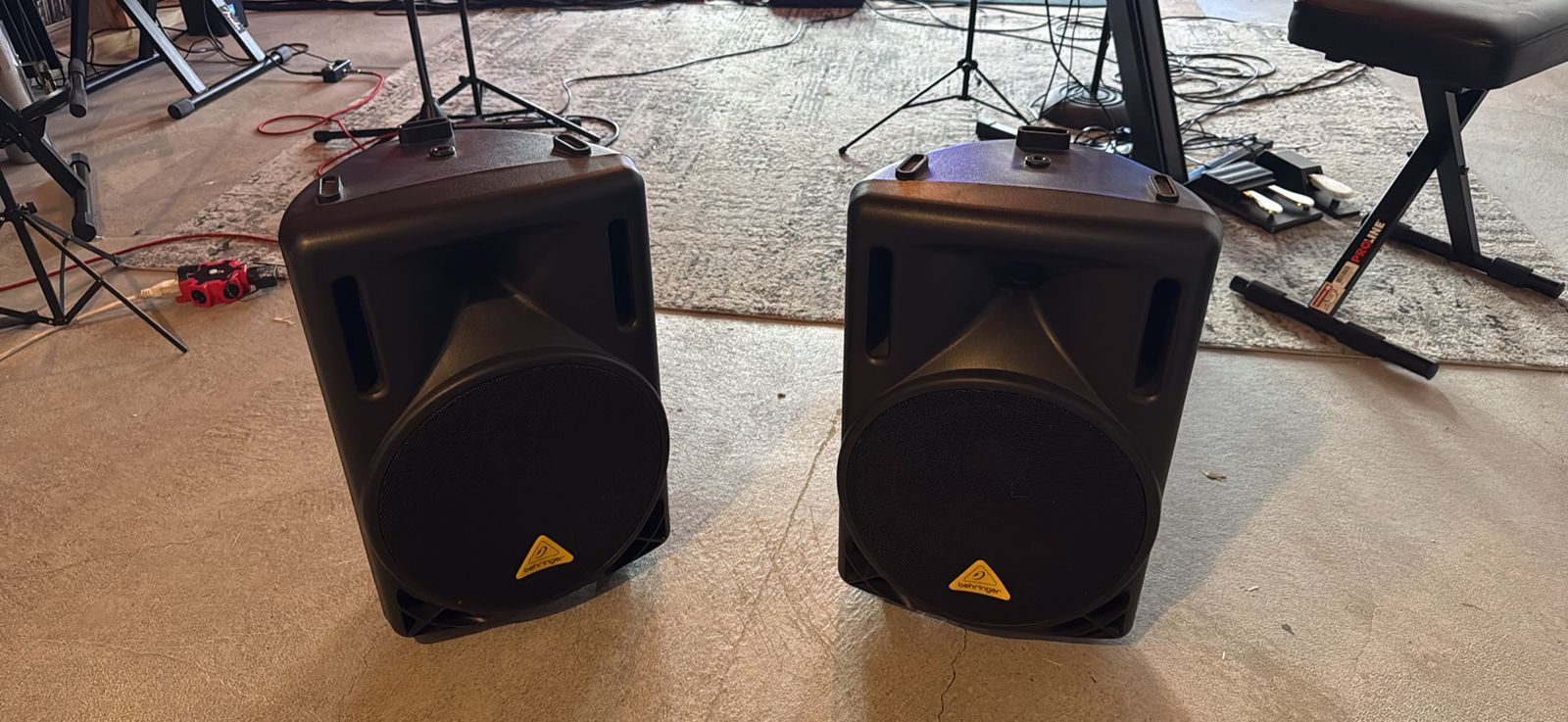 Behringer Eurolive B212XL 800-Watt Passive 12" PA Speaker System Pair