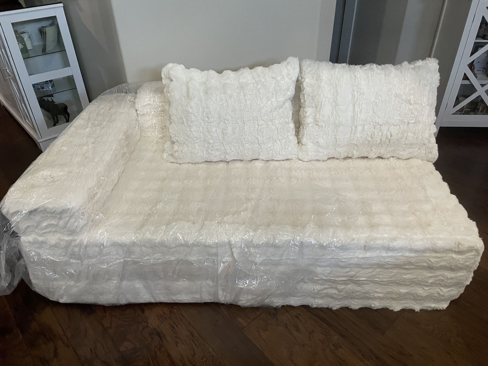 New Soft Furry Memory Foam Lounger,66 inches wide with 2 pillows