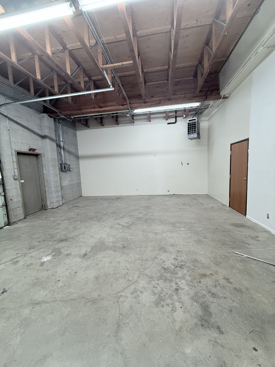 Main image 12