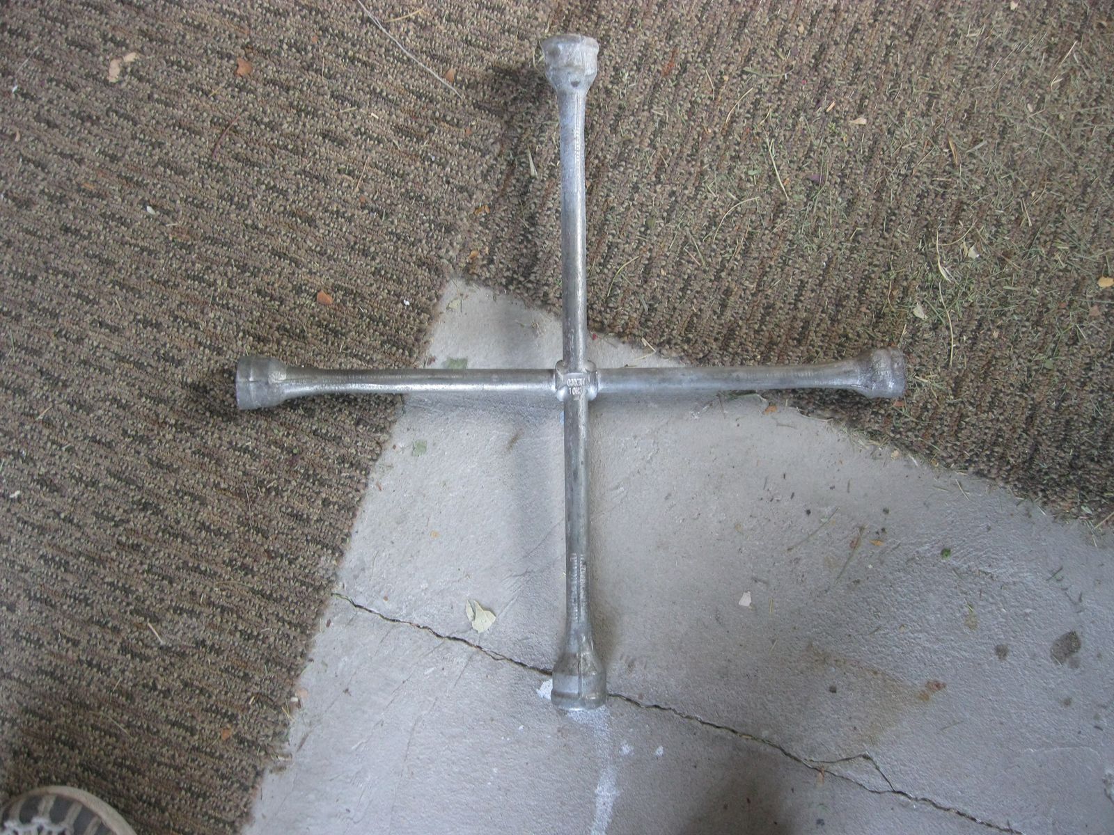 STAR LUG WRENCH