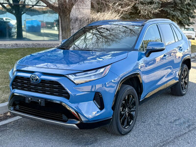 2022 Toyota RAV4 Hybrid SE