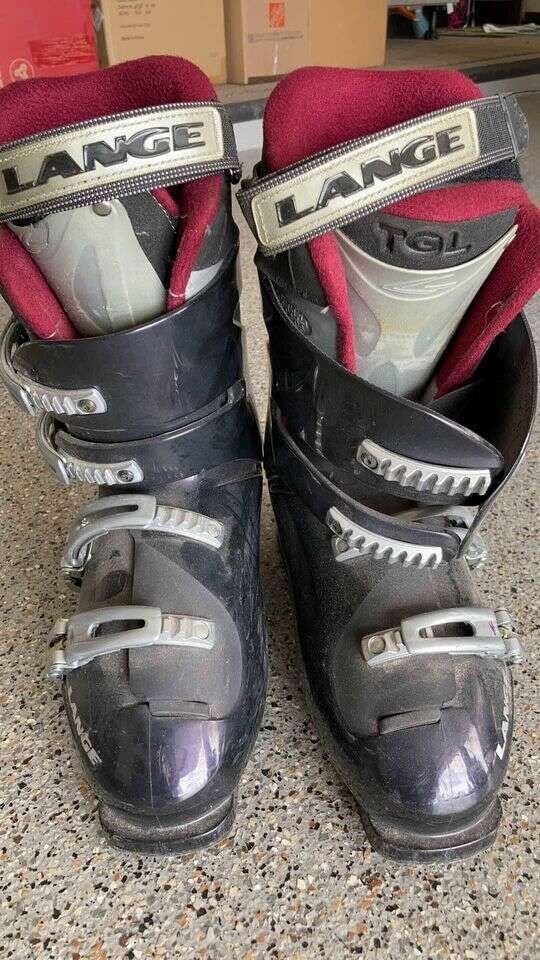 WOMENS SKI BOOTS F8 LANGE SIZE 26.5