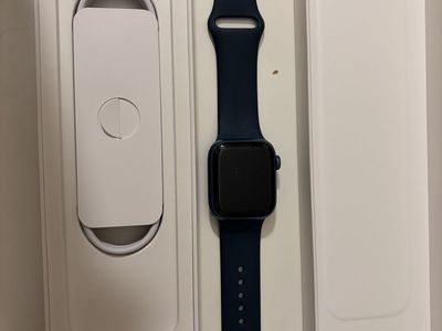 Apple Watch Series 7 (41mm, GPS) – Excellent Condition