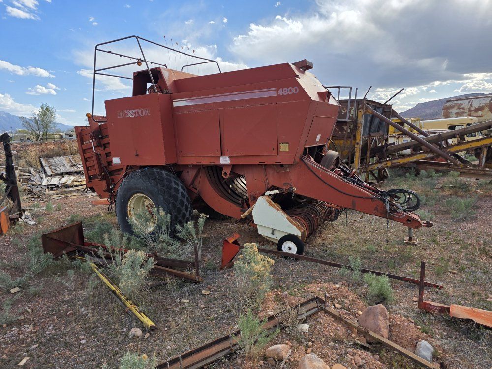 Hesston 4800 Large Square Baler