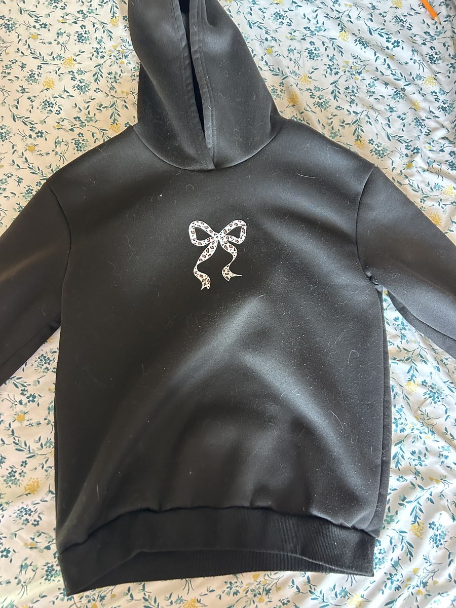 Black bow Pullover hoodie