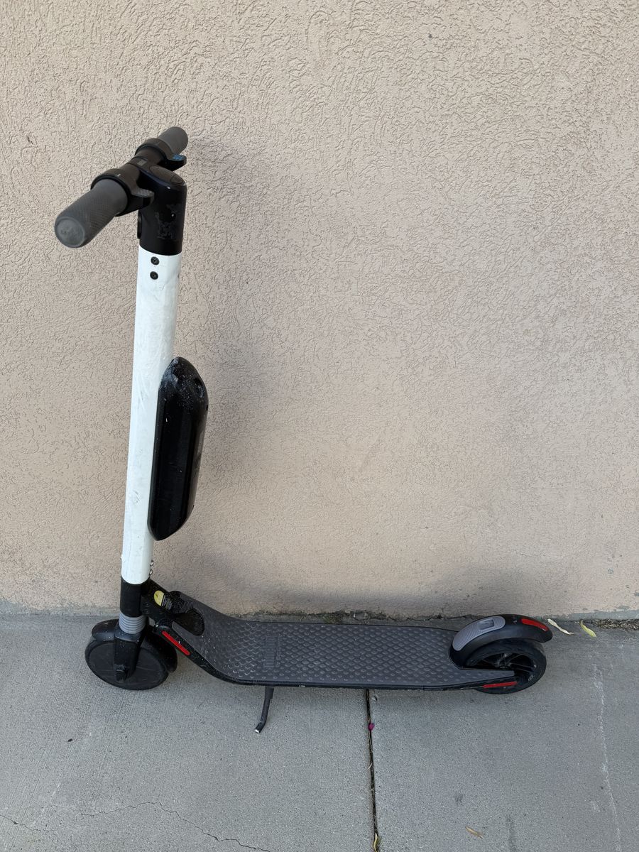 Ninebot KickScooter by Segway ES4