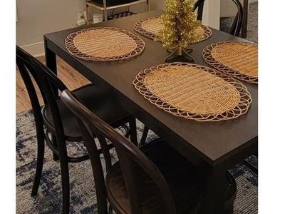 Dining table extends for 8 guests with 4 chairs