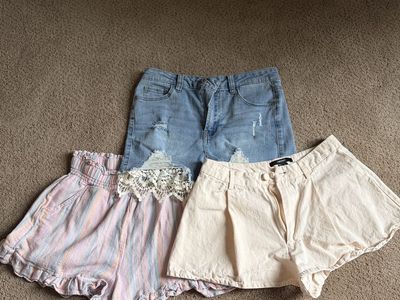 4 Pairs of Shorts Size S/M
