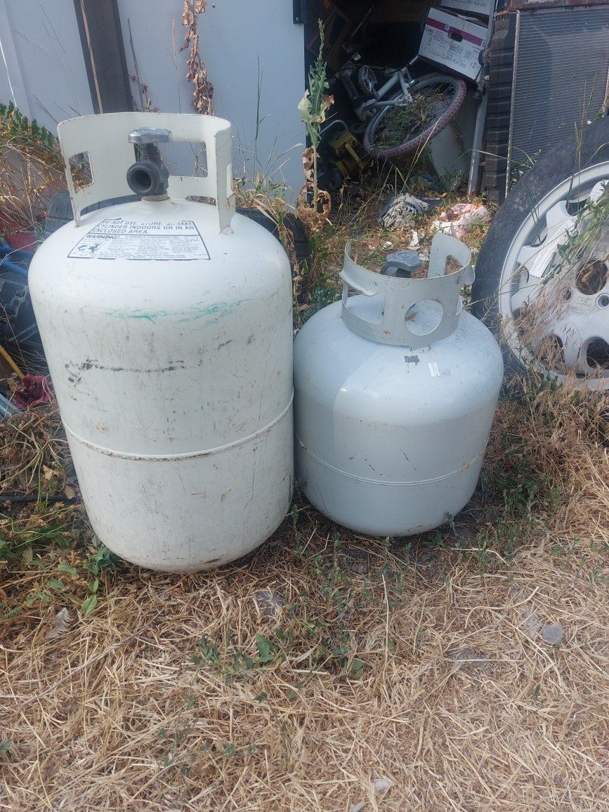 Used Propane Tanks - 20 lb & 30 lb Cylinders, Empty - Great for BBQ, Heaters, Fire Pits for exchange or use