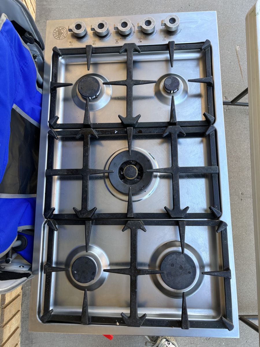 Bertazzoni 36 In Gas Cooktop