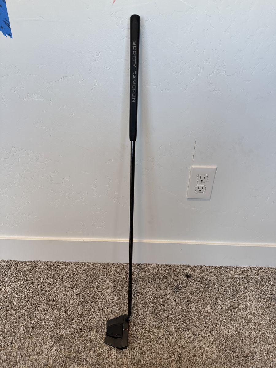 Scotty Cameron Triple Black Phantom 9.5 34in LE