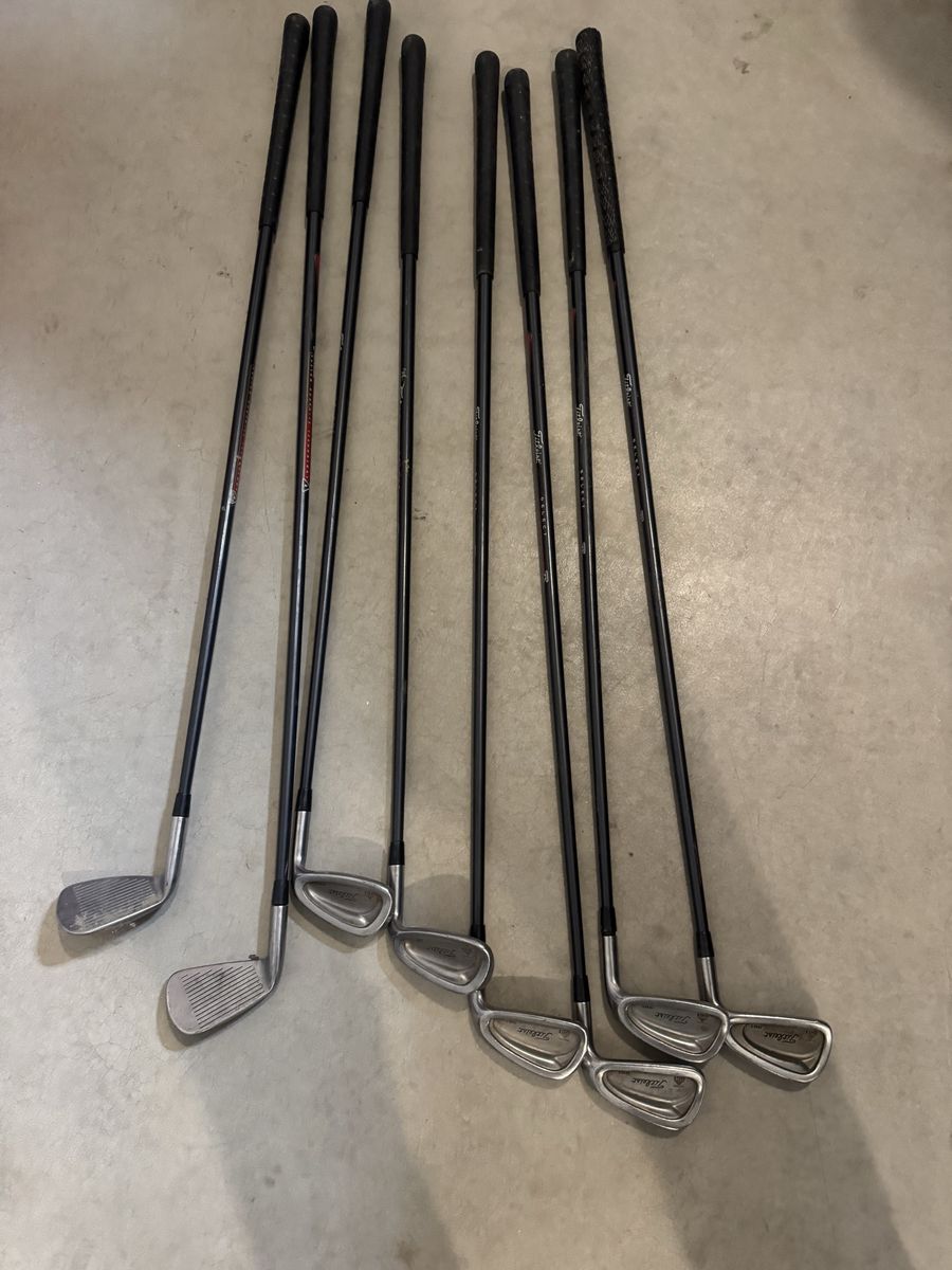 Titleist Select custom graphic - Golf Club Iron Set (3-9, P) Right-Handed