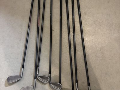 Titleist Select custom graphic - Golf Club Iron Set (3-9, P) Right-Handed