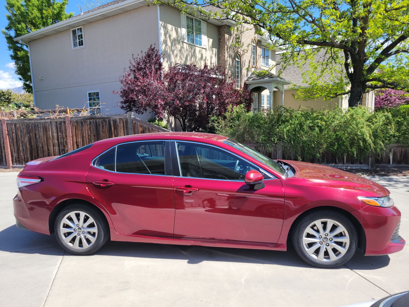 2018 TOYOTA CAMRY LE